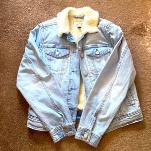 NWT Universal thread denim jacket with Sherpa lining